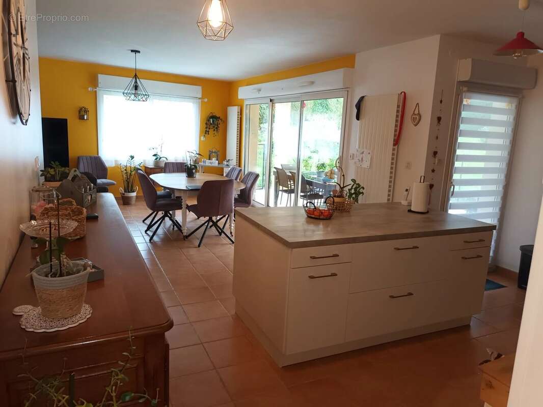 Appartement à MONTCEAU-LES-MINES