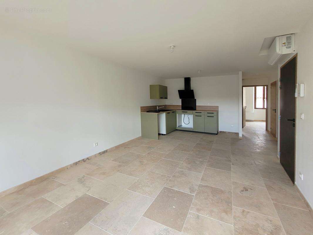 Appartement À Vendre - photo 2