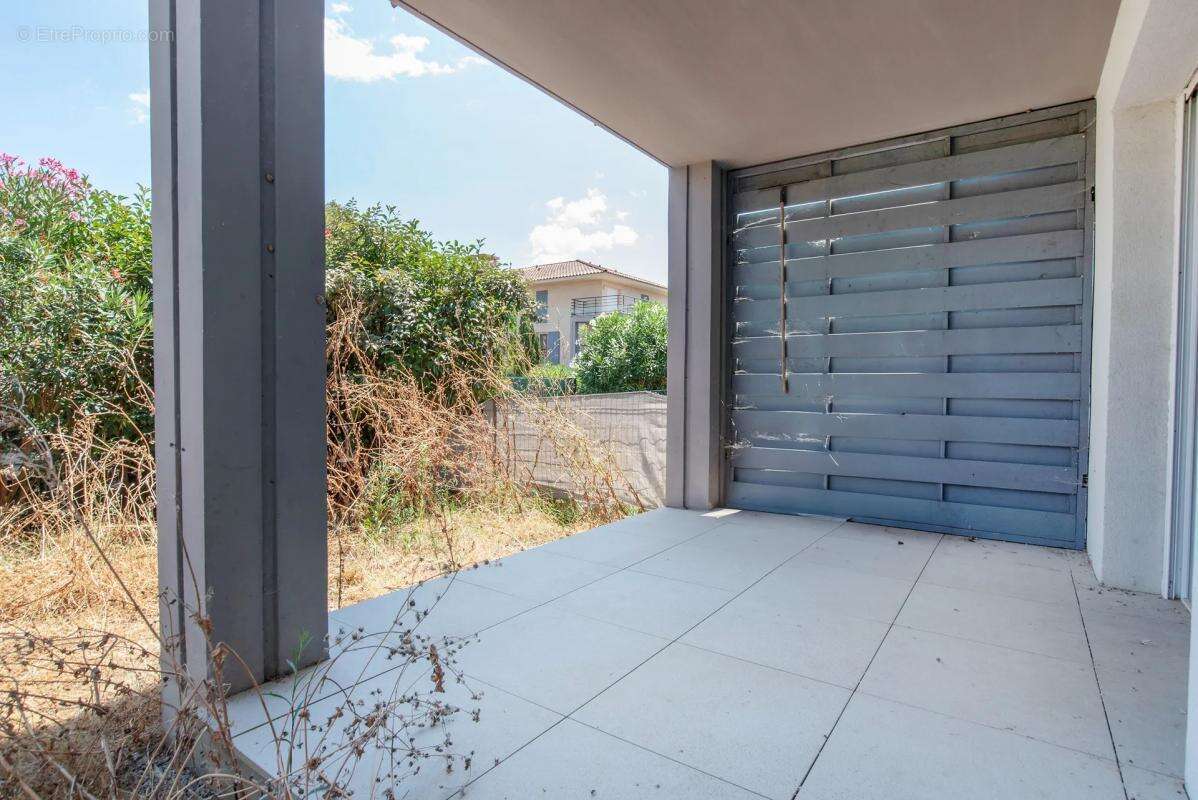 Appartement à ROQUEBRUNE-SUR-ARGENS