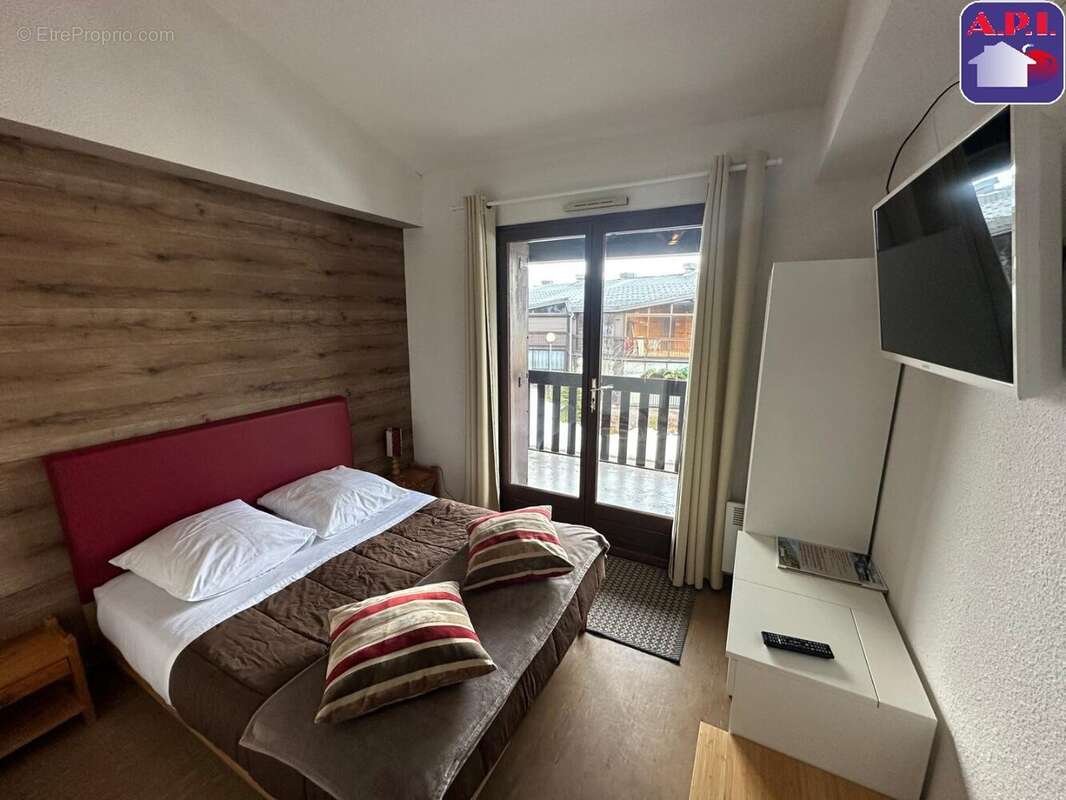 Commerce à VILLENEUVE-D&#039;OLMES