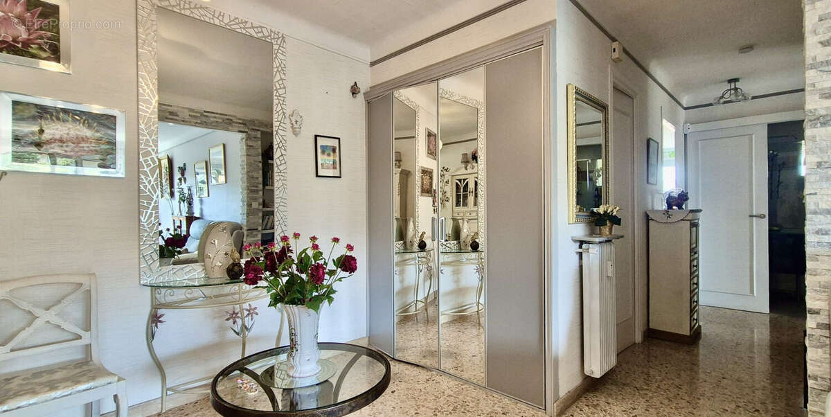 Appartement 82 m² à Saint-Laurent-Du-Var  - photo 7