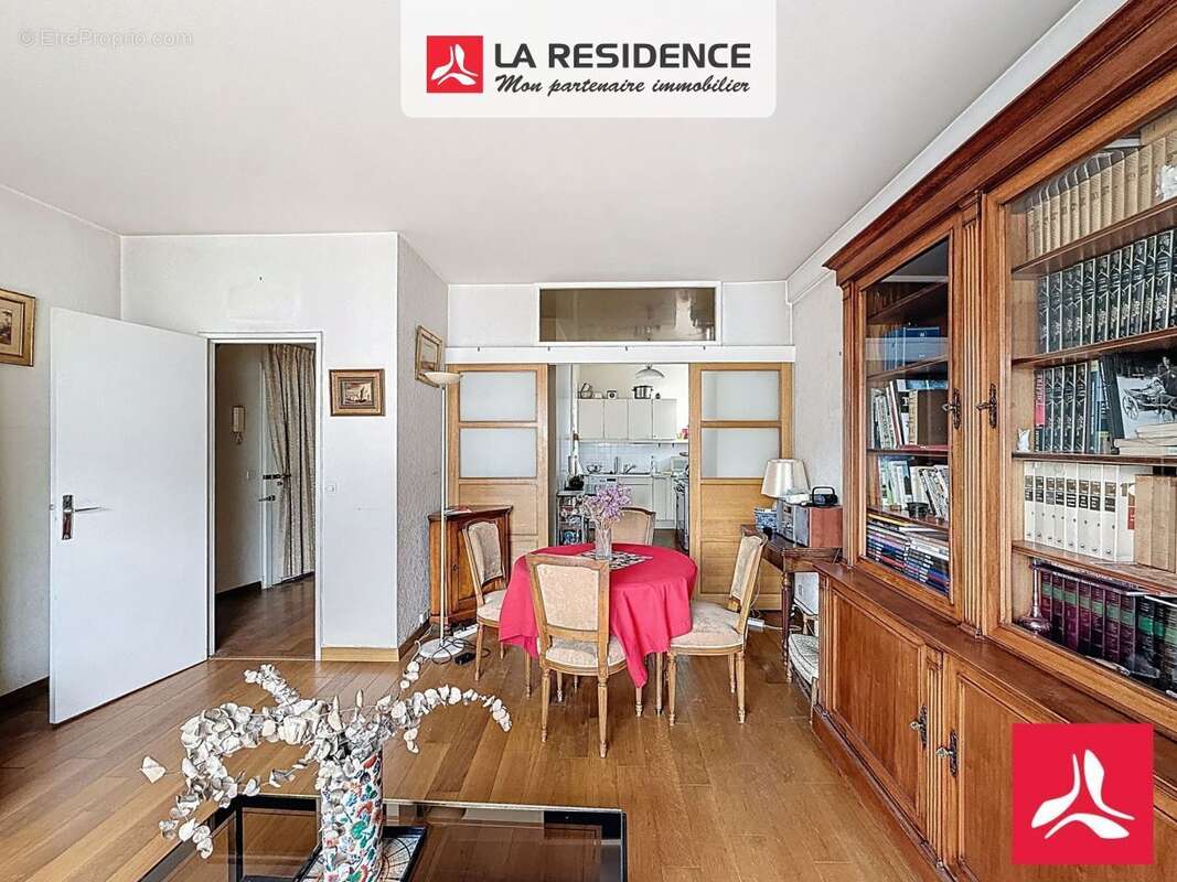 Appartement à PARIS-17E