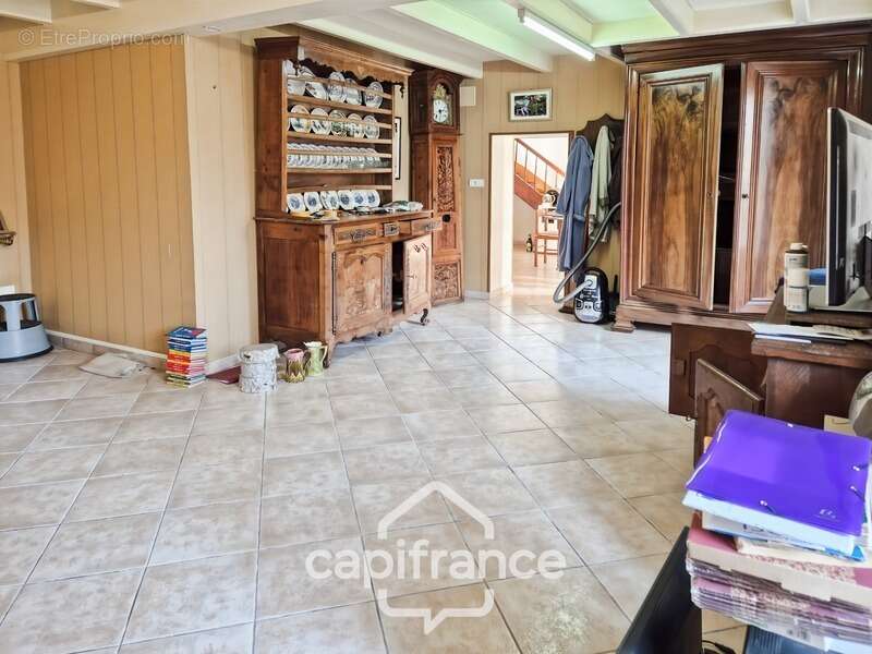 Propriété à vendre 7 pièces SAINT PARDOULT (17) sur plus de 2 hectares de terrain - photo 8
