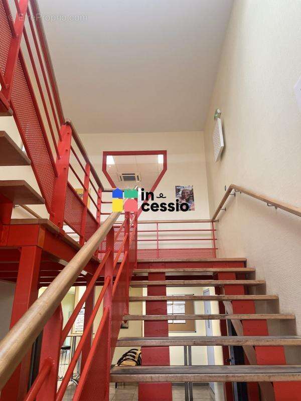 Offre rare ! Le Mans université : vos futurs bureaux dans un em - photo 5