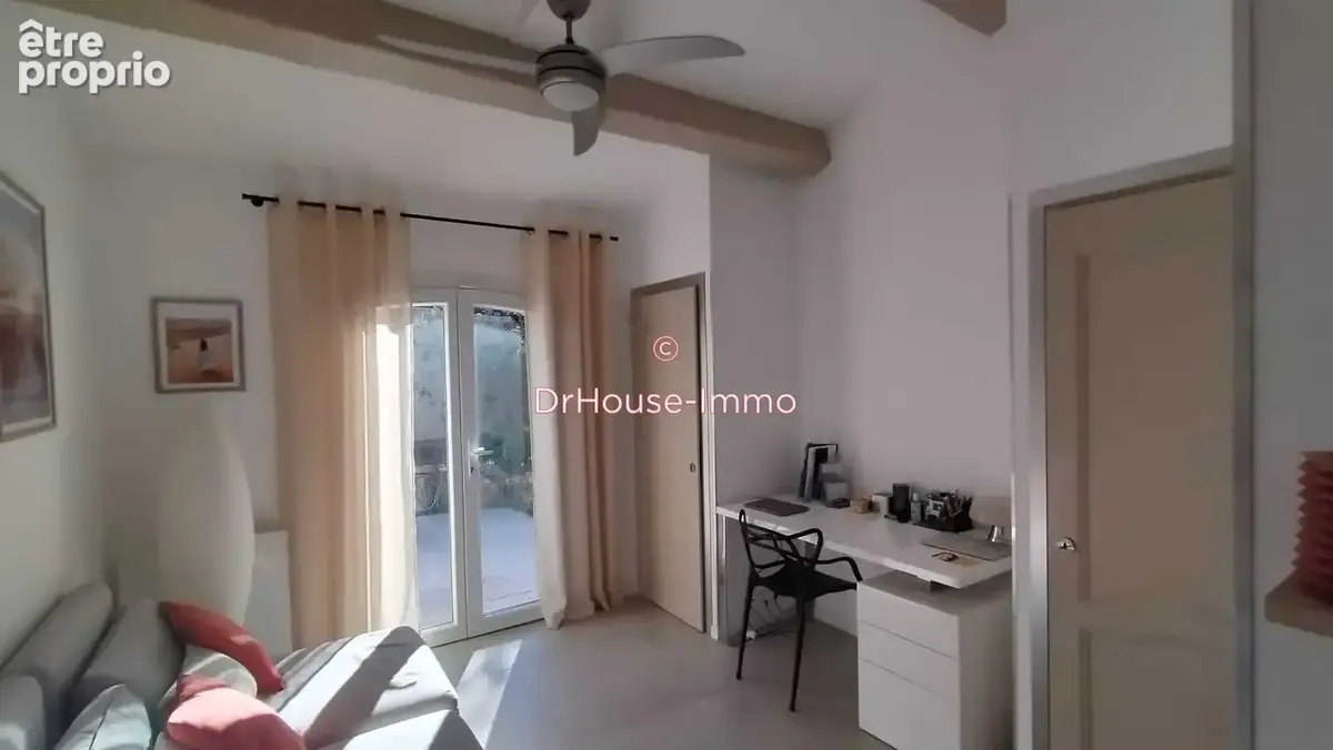 Maison 6 pièces 166 m² à vendre à Carqueiranne (83320) - photo 9
