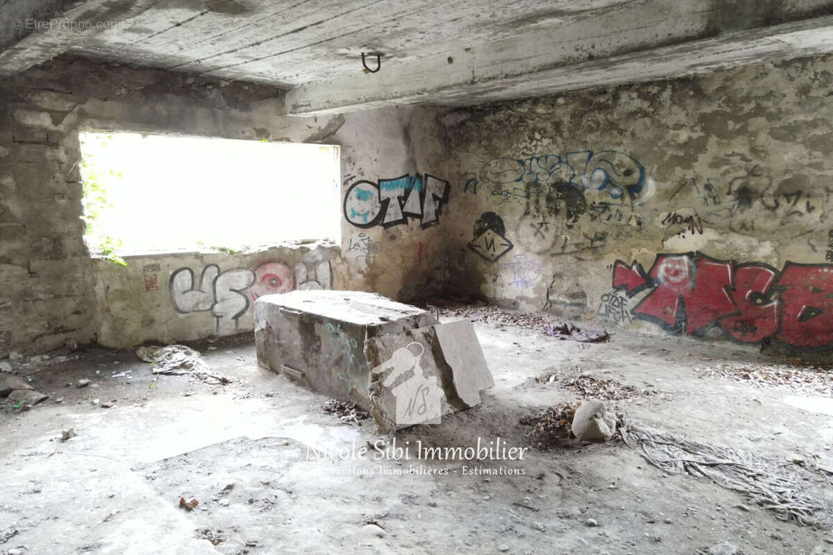 Terrain à RASIGUERES