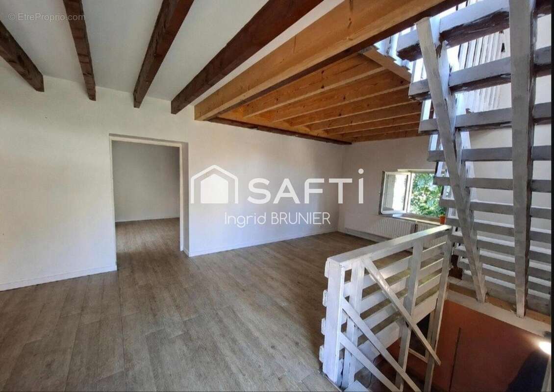 Maison 127 m² à Saint-Pierre-De-Curtille  - photo 7