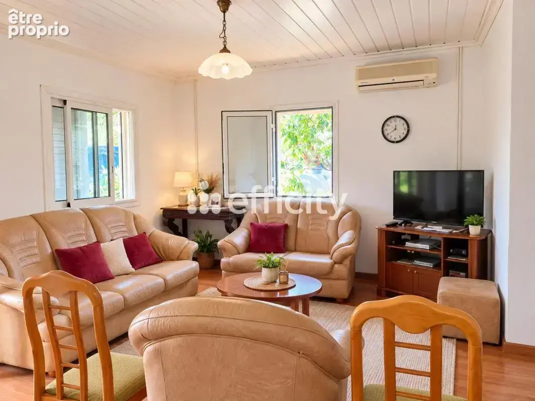 Maison 3 pièces 80 m² à vendre à Saint-Pierre (97432) - photo 2