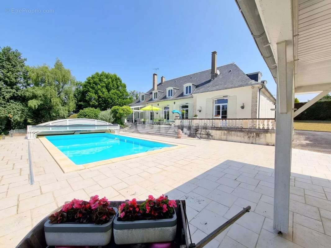 Maison à VARENNES-VAUZELLES