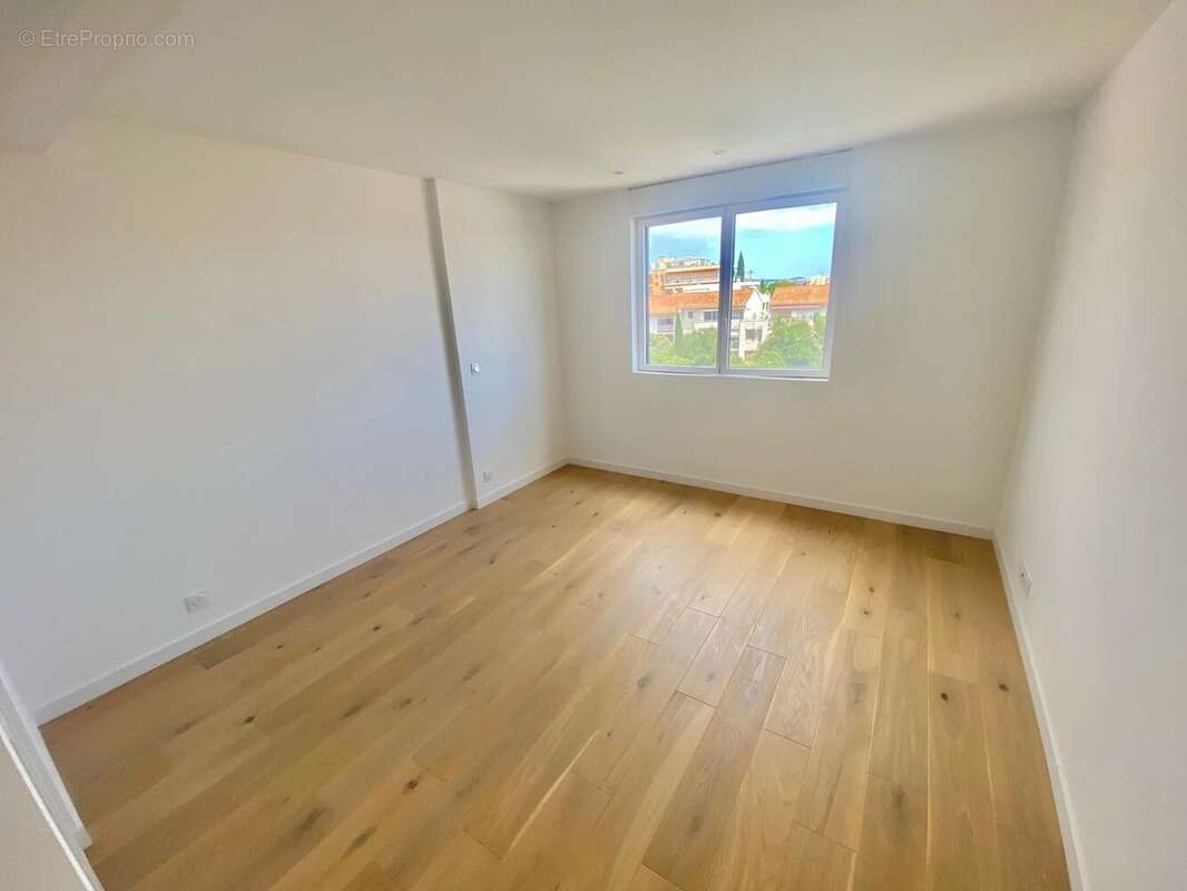 St Laurent du Var   Quartier Tzanck - photo 4