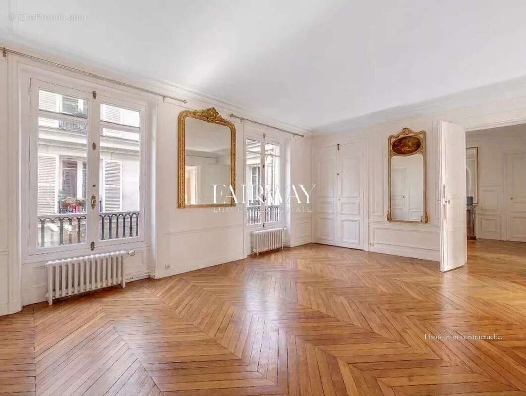 Appartement à PARIS-8E
