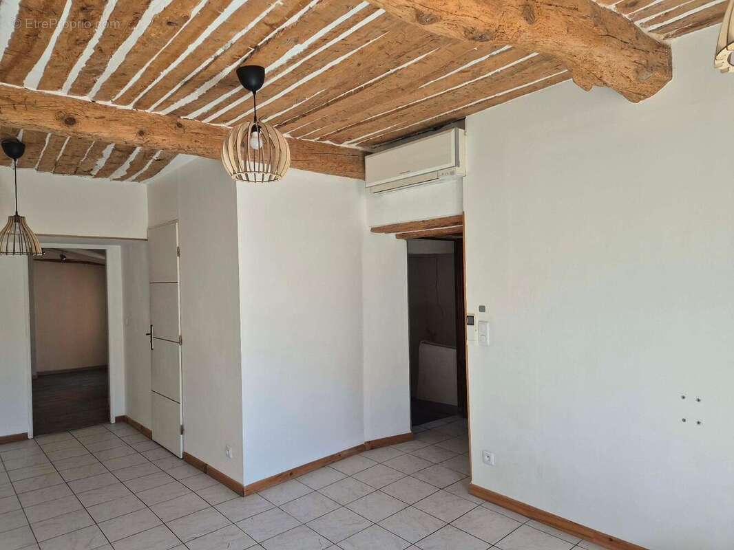   - Appartement à DRAGUIGNAN