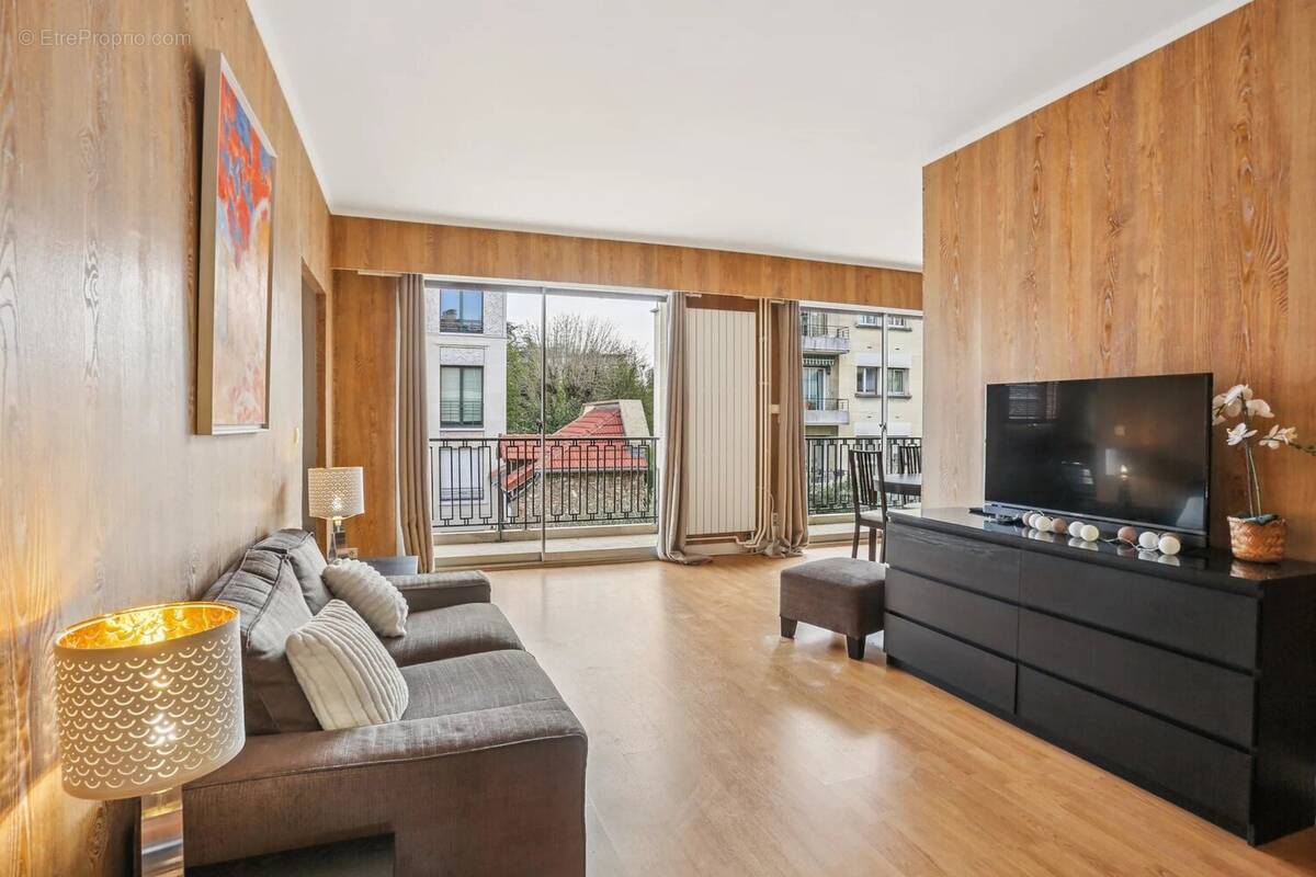 Appartement à NEUILLY-SUR-SEINE