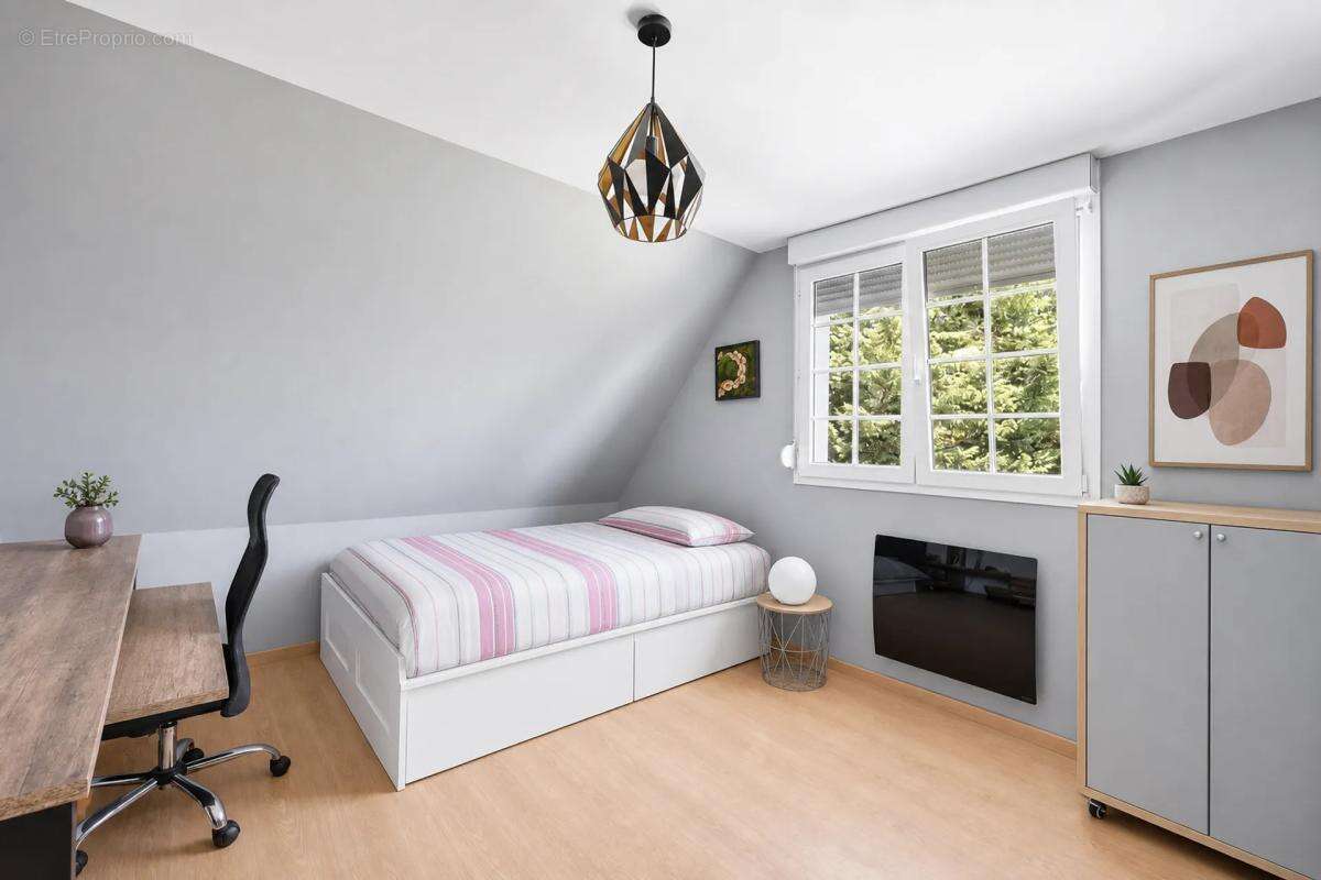 Propriété familiale de 185 m² avec piscine, sans vis-à-vis - photo 12