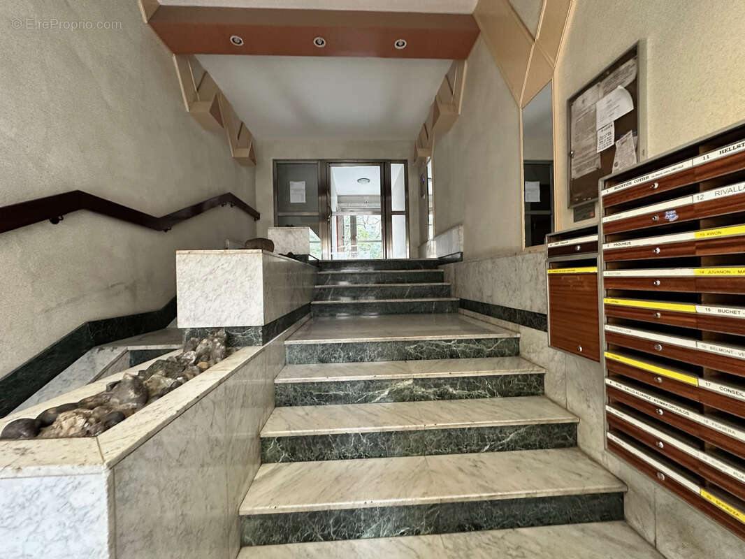 Appartement à PARIS-20E