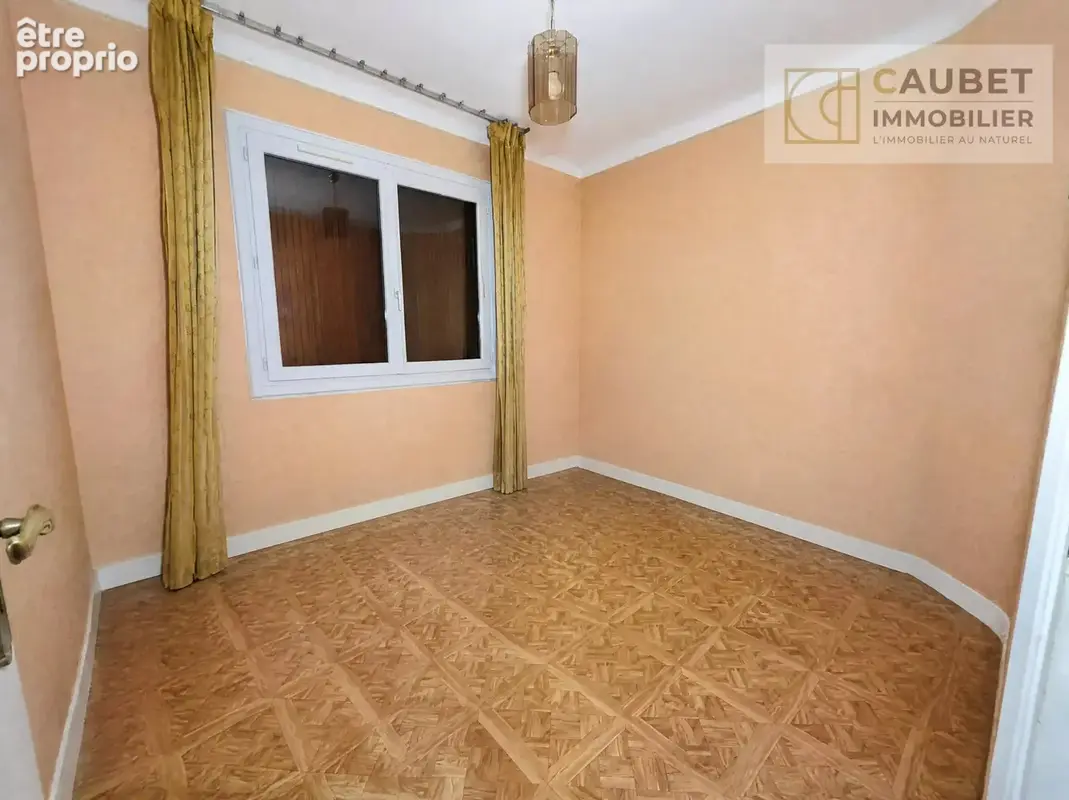 Maison familiale de 213 m² sur une parcelle de 506 m². - photo 7