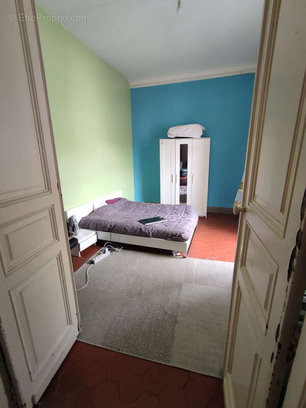 Appartement bourgeois 5 pièces àrénover de 139 m2 centre ville de Sète - photo 3