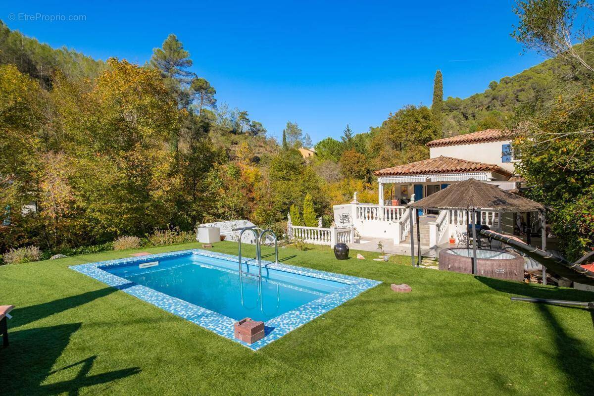 Maison à L&#039;ESCARENE