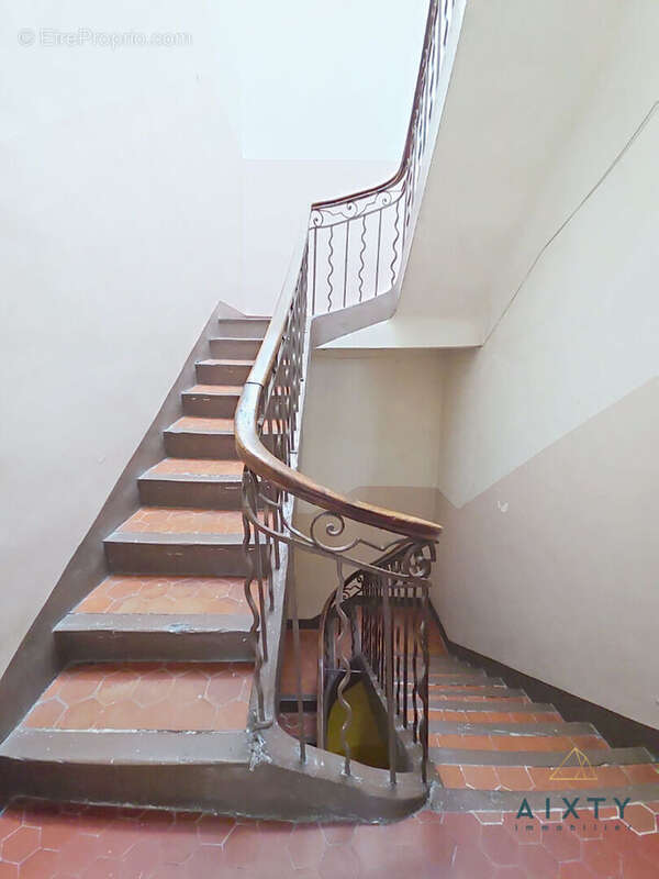 Appartement à MARSEILLE-1E