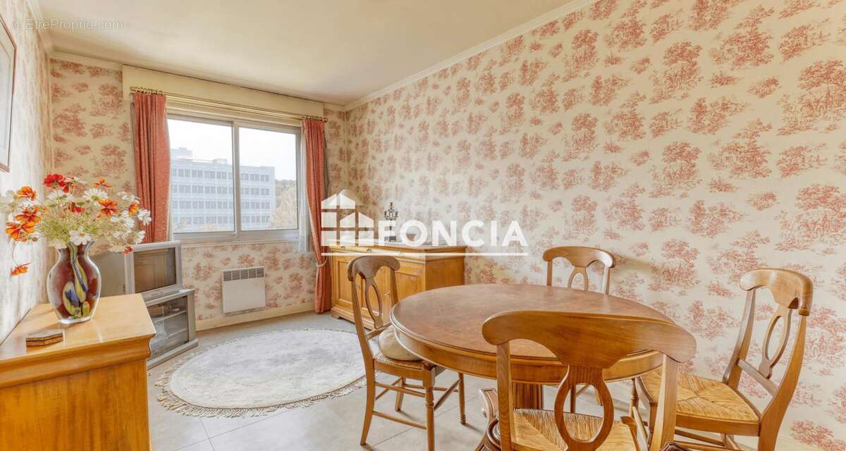 Rosny-sous-bois, appartement familial 5 pièces avec balcon filant, 2 box et 2 caves - photo 8