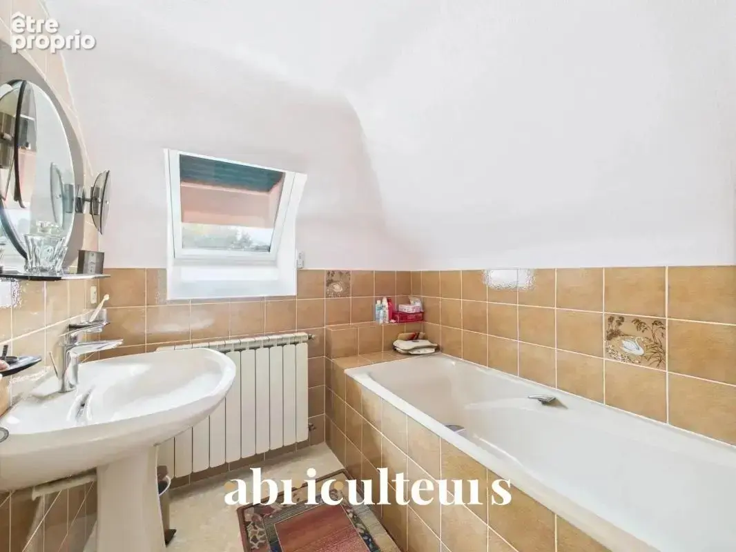 Maison ancienne à rafraîchir en vente au quai Besnard à Basse-Indre (44610) - photo 8
