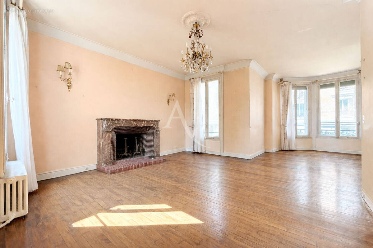 Maison à LE PERREUX-SUR-MARNE