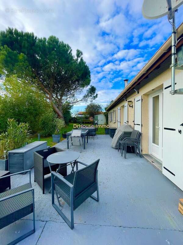 Maison à BAIGNES-SAINTE-RADEGONDE