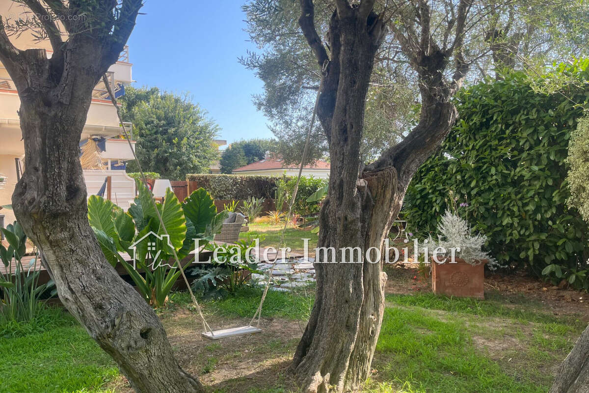 Appartement 86 m² à Antibes  - photo 2