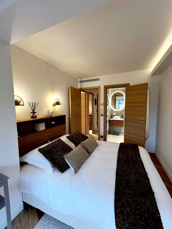 A vendre à Cannes Résidence de Standing - Vue Mer - Magnifique  4 pièces de 100 m² - photo 25