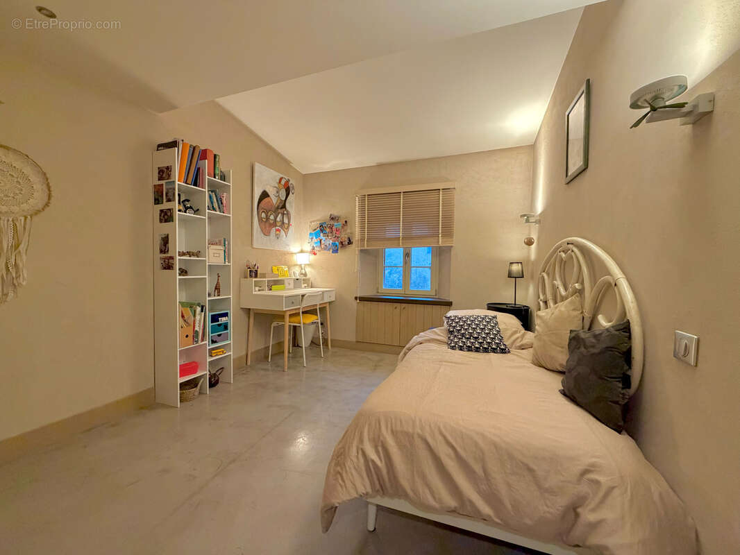 Appartement à MOUANS-SARTOUX