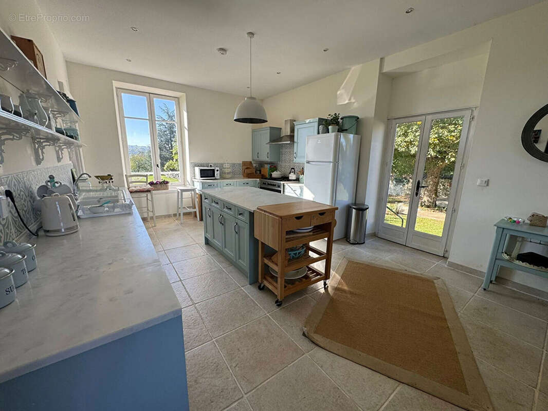 Maison à CHATEAUPONSAC