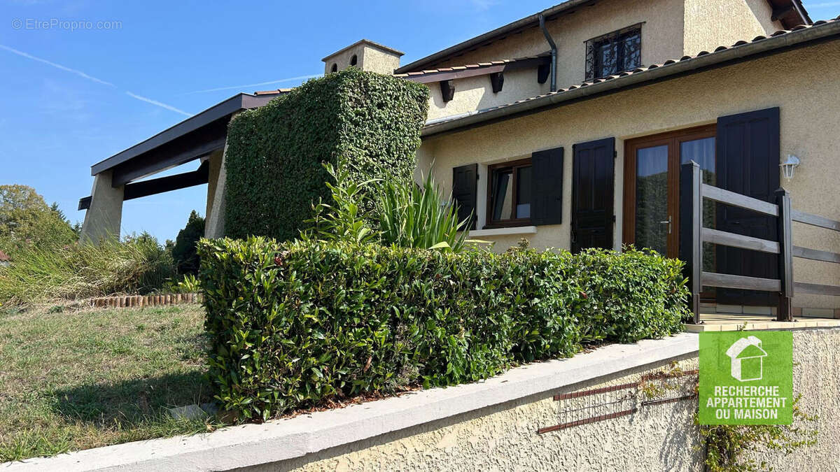 Maison à SAINT-ROMAIN-DE-JALIONAS