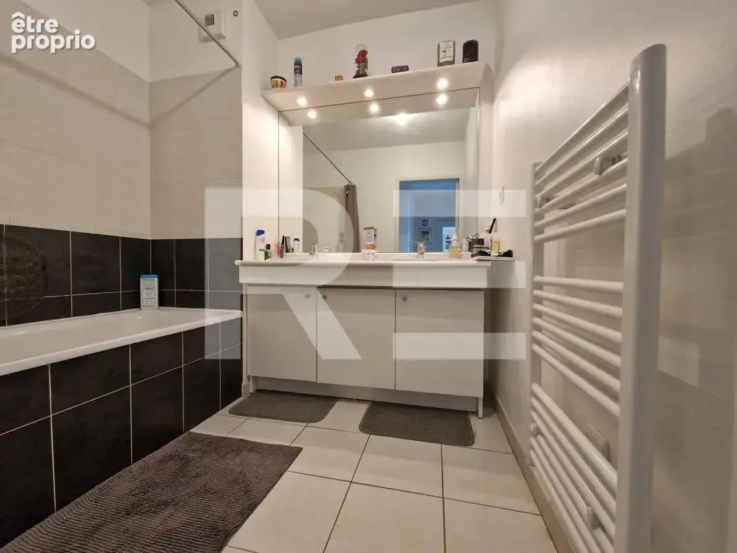 Nimes appartement 63 m² avec 2 chambres terrasse de 18 m² et garage - photo 5