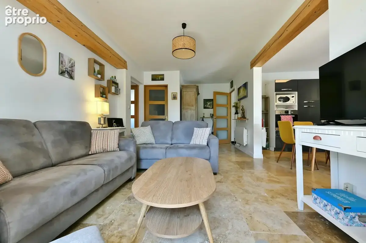 Maison méridionale de 230 m² avec maison d’invités, piscine et jardin dans Uzès - photo 4