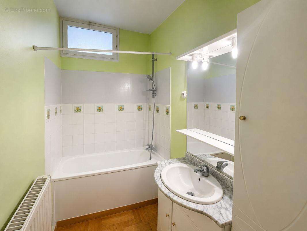 Appartement T3 63,40m2 - 2 chambres - parking et cave - photo 2