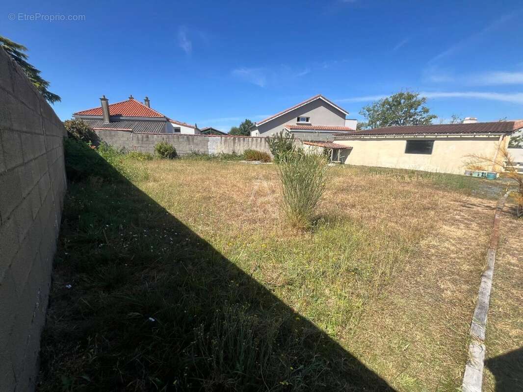 Terrain constructible de 404 m² avec garage  Aigrefeuille-sur-Maine - photo 4