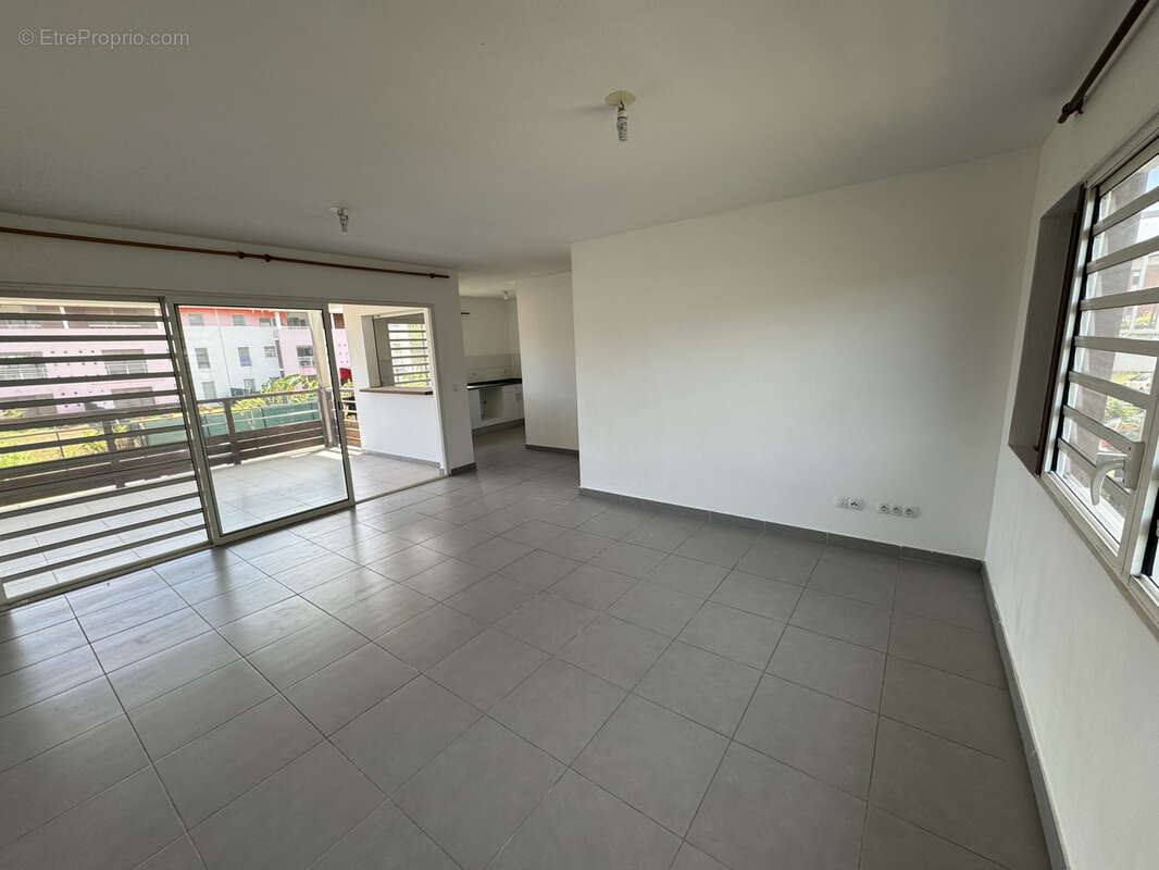 Appartement type T2 secteur Montabo - photo 2