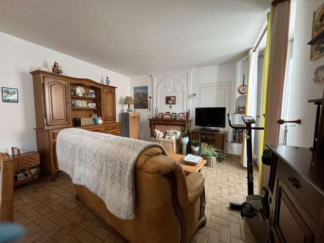Maison 84 m² à Le Breil-Sur-Merize  - photo 5
