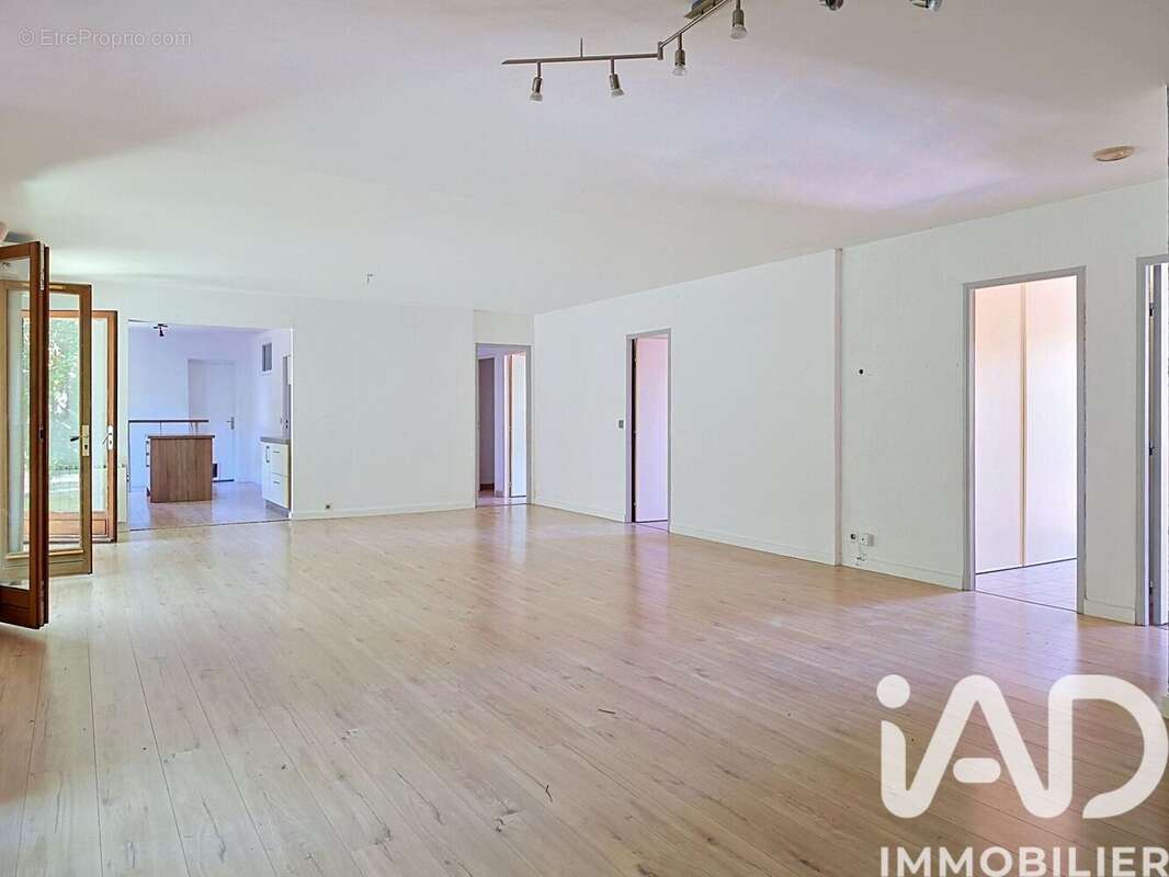 Photo 8 - Maison à ENTRAIGUES-SUR-LA-SORGUE