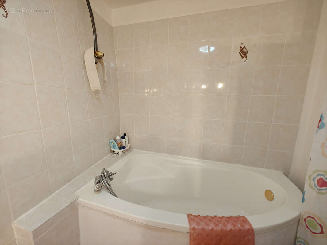 Appartement à ALAIGNE