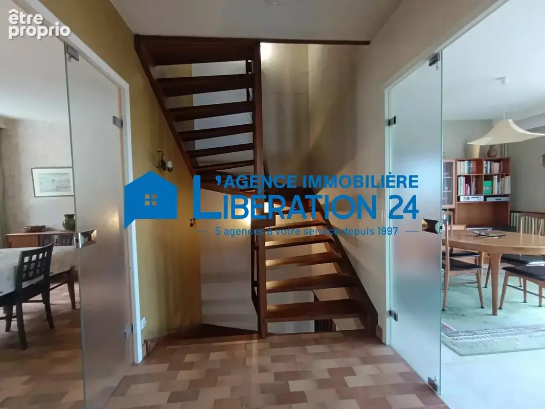 Maison familiale de 170 m² à Saint-Étienne - photo 11
