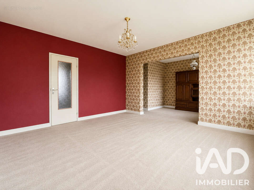 Appartement 92 m² à Le Plessis-Trevise  - photo 2