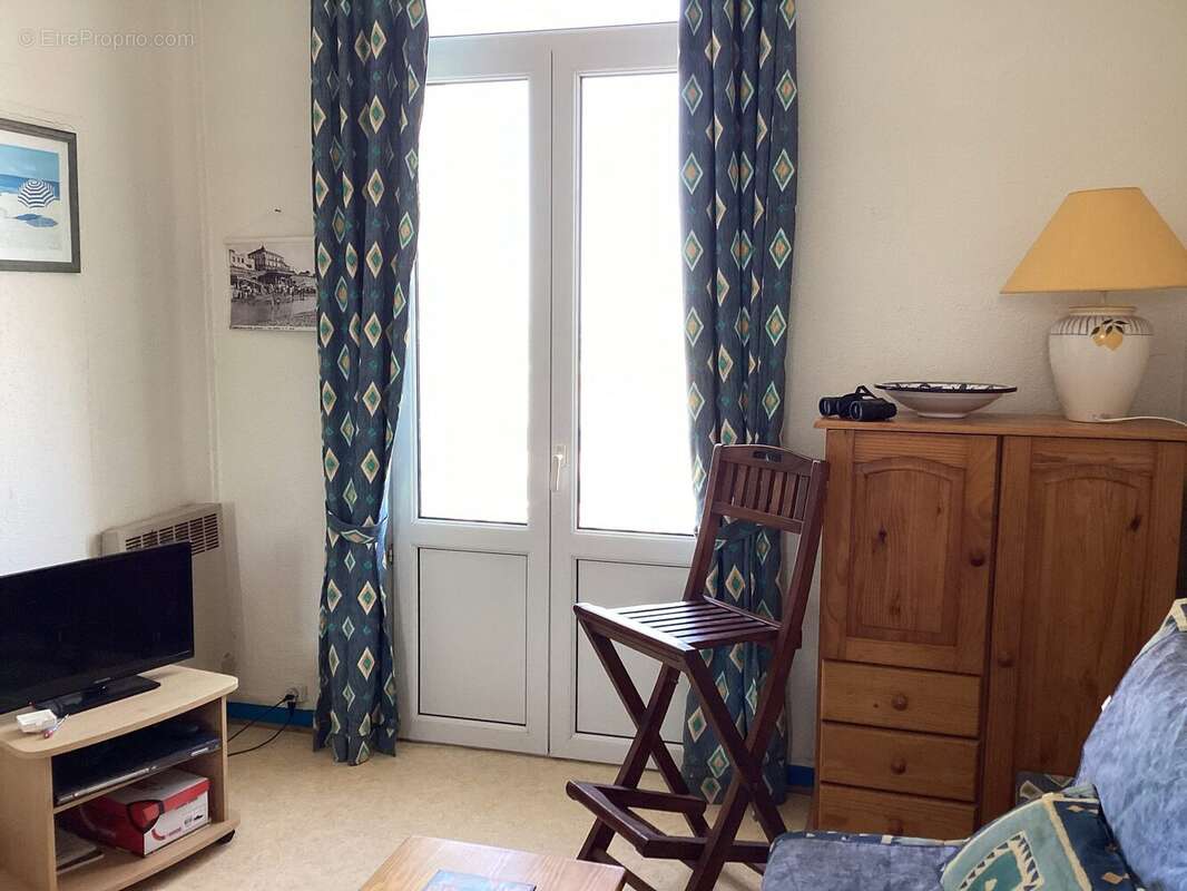 SALON - Appartement à SOULAC-SUR-MER