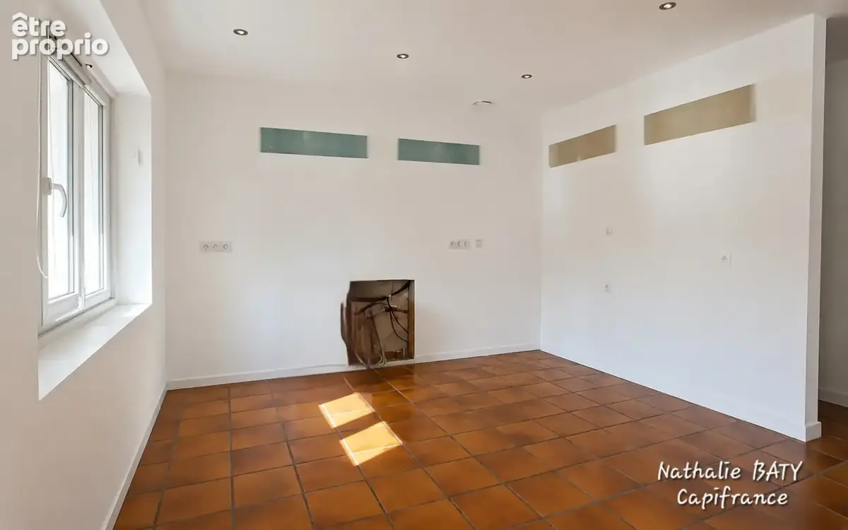 SOUS OFFRE - Rare à la vente - Spacieux appartement 158 m² – 7 pièces – 4 chambres – Terrasse, balcon, jardin – Dépendances – Ug - photo 4