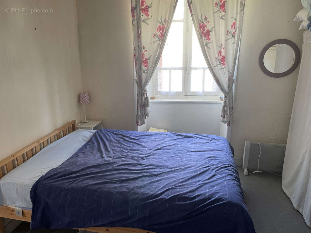 Maison à SEGUR-LE-CHATEAU