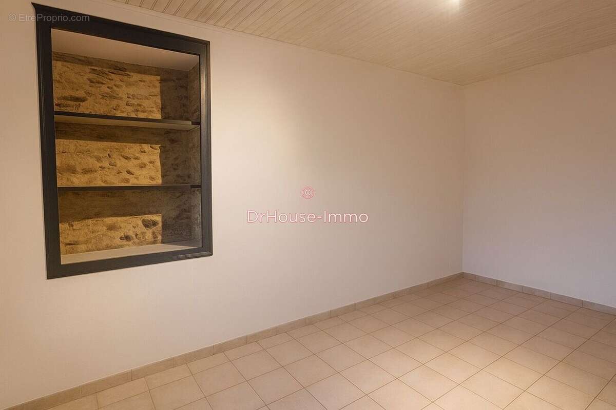 Maison à COMPS-LA-GRAND-VILLE