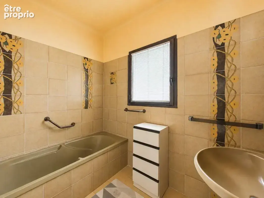 A vendre villa familiale de 176 m² avec piscine plaine de peri - photo 8
