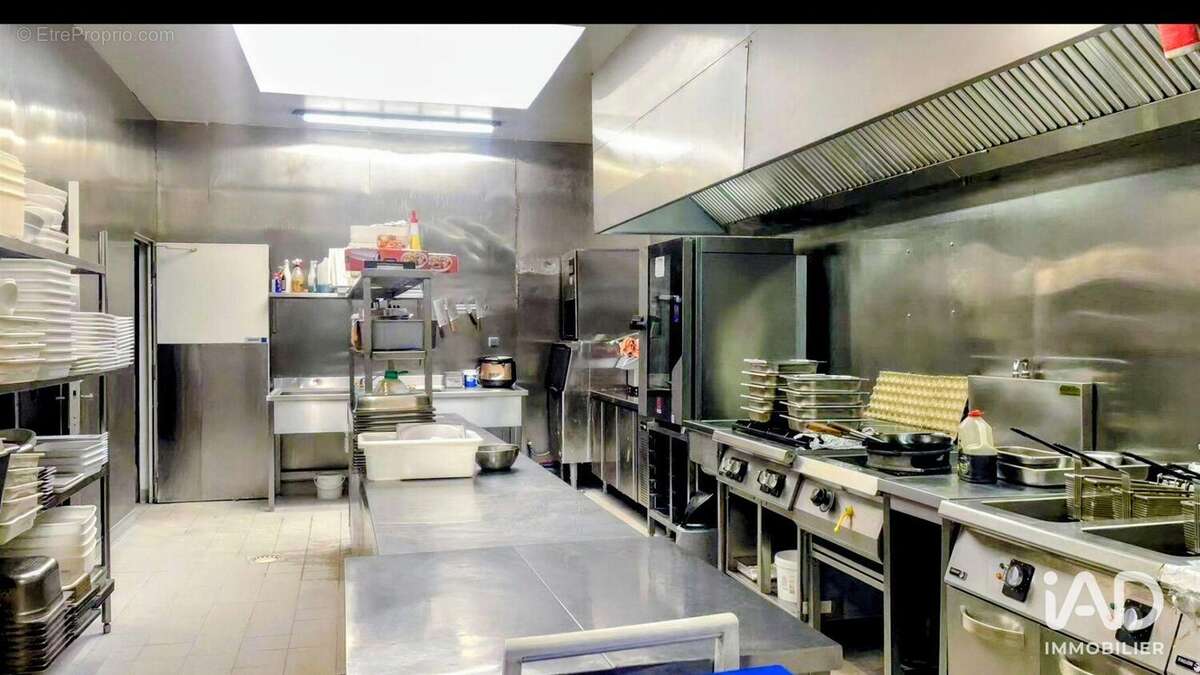 Photo 7 - Commerce à LE PONTET