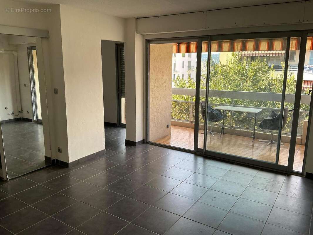   - Appartement à ANTIBES