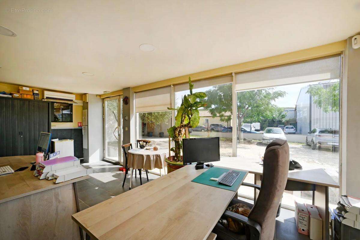 Maison à SAINT-JULIEN-LES-ROSIERS